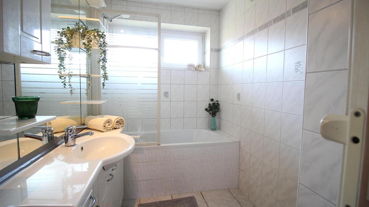 Grosszuegige Stadtwohnung - Garage, Balkon Wurzburg Ngoại thất bức ảnh